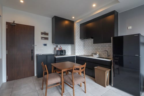 Cozy 1-Bedroom for Rent | In BKK1, Prime Central Location