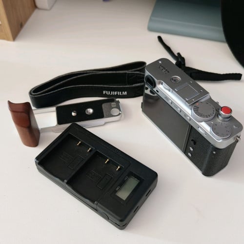 Fujifilm XE-5 body new 99.99%