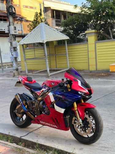 Honda CBR1000rrr មានពន្ធ ពន្ធពេញឆ្នាំ full tax 2020📥☎️