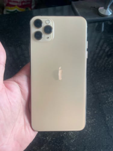 I phone 11Pro mex Z/A gold