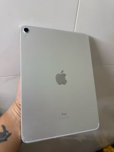 Ipad Pro11 2018 64G Simwifi សំណុំសុីន ស្អាត98%