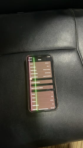 iPhone Xs Max (ឈ្នូតអេក្រង់)