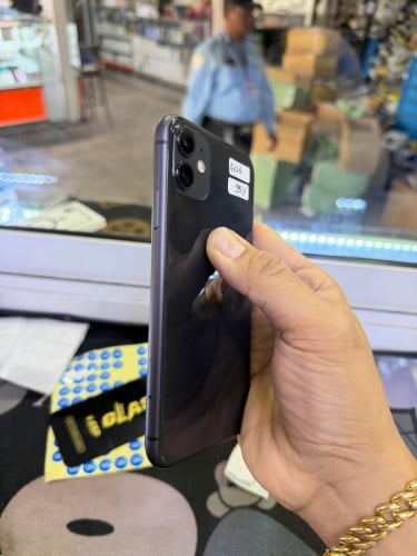 Iphone11 64G battery 95% ហ្សីន 100%