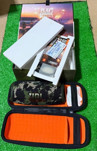 JBL Charge 5 99% with VIP Case