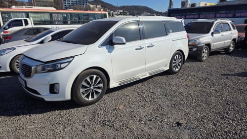 Kia carnival 2018  5button 3auto door