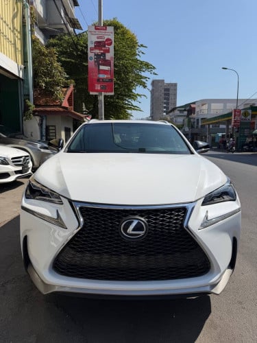 Lexus Nx200t 2016F-Sport ពណ៍សក្នុងខ្មៅ  ប៉េតុង5ប៉ុង2