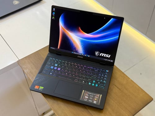 MSI Crosshair 17HX D14VGKG ( 99% )CPU Core i7-14th, RAM 16GB, SSD 1TB, VGA Nvidia RTX4070 8GB