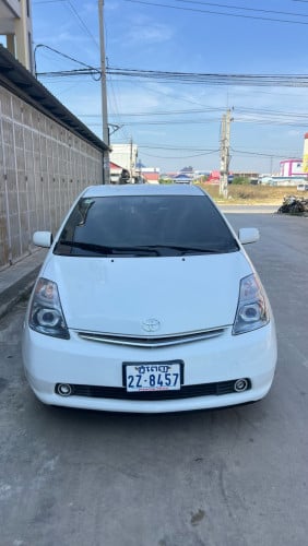 Prius 07 Hfull ក្នុងលឿង ឡានស្អាត