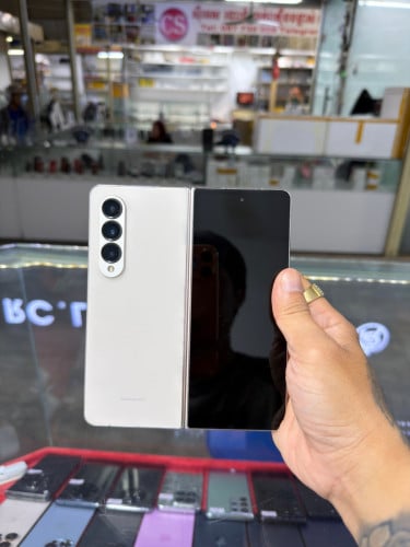 Samsung Fold 4 Company Sim2 Ram12GB HD256GB Phone Condition 97% , ជាំអេក្រង់&ឆ្នូតអេក្រង់ក្នុង
