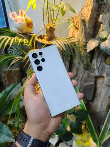 Samsung galaxy S22 ultra/ram8/128G/(ក្រុមហ៊ុនសុីម2)