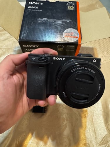 Sony a6400 body and lens