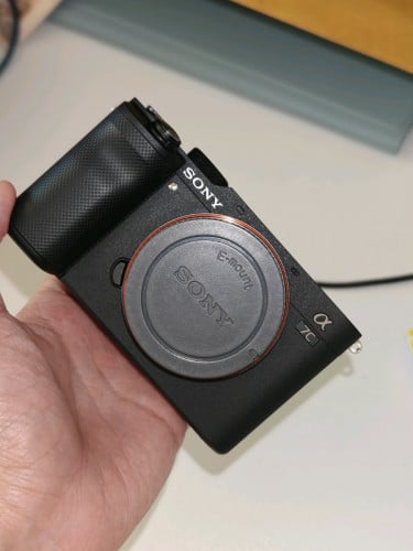 Sony A7C 600 shutter ( new 99.99% )