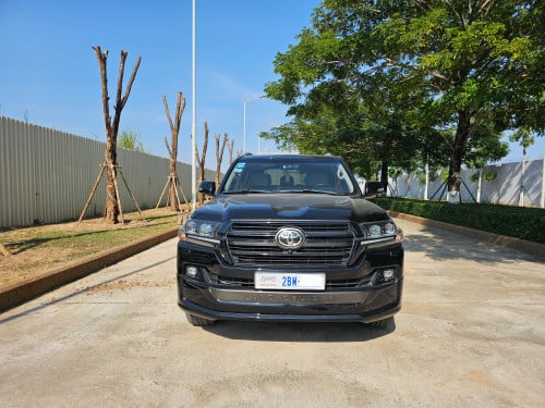 Toyota Land Cruiser 2020 GXR V6 សាំង ប្រើបានតែ 28000គីឡូម៉ែត្រ