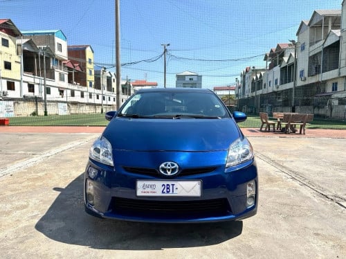 Toyota Prius 011 option4 ធានាឡានអេនថ្មីស្អាតសាហាវ✅បង់រំលោះសុទ្ធដោយមិនបាច់មានលុយចូលរួម សិក្សាលឿន
