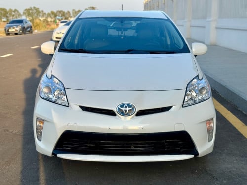 Toyota Prius 013 Option 2