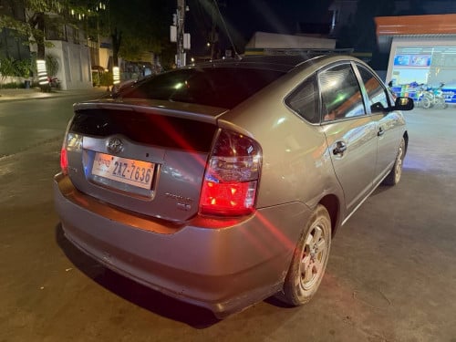 Toyota Prius 2004 hfull