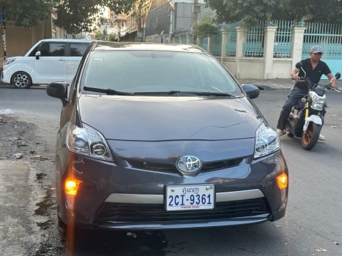 ✅Toyota Prius 2012 Option 3 Plug ln ធានាឡានស្អាត់🚘