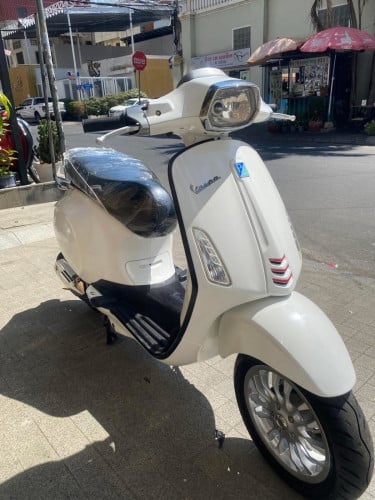 Vespa Sprint 014 ក្រដាស់ពន្ធ