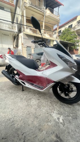 លក់ម៉ូតូផ្ទាល់ខ្លួន នៅចោមចៅ