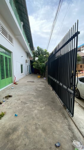 ផ្ទះកែងជួលភ្នំពេញ ទីតាំងអ៊ូអរខ្លាំង