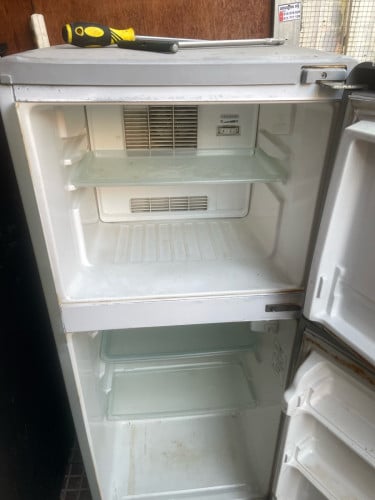 ទូទឹកកជប៉ុន