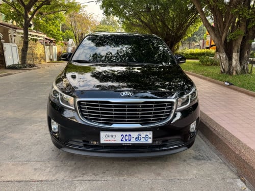 ៥ ប៊ូតុងពេញ កៅអីចុចសងខាង មានsetកៅអី ថ្មីណាស់