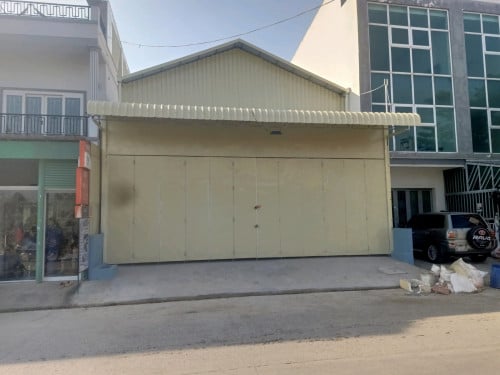 ឃ្លាំងជួលនៅចំការដូង