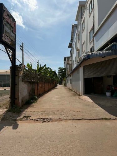 ដី​លក់​