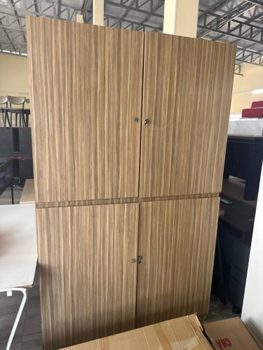 ទូស្អាត់