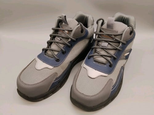 ស្បែកជើងក្បាលដែក