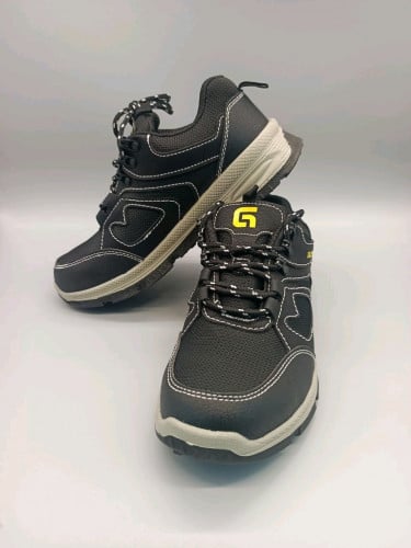 ស្បែកជើងក្បាលដែក