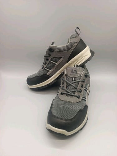 ស្បែកជើងក្បាលដែក