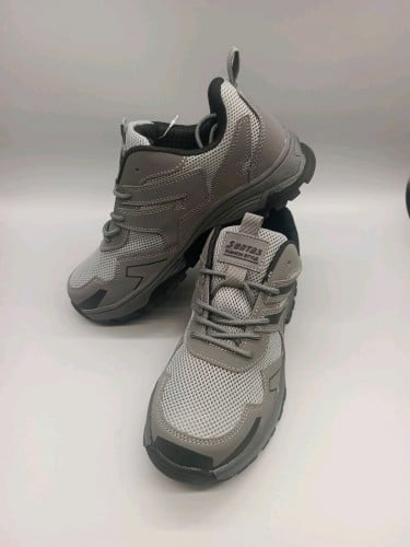 ស្បែកជើងក្បាលដែក