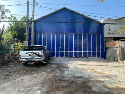 ឃ្លាំងអាជីវកម្មថ្មីសំរាប់ជួលនៅលើផ្លូវជាតិលេខ1 ច្បាអំពៅ