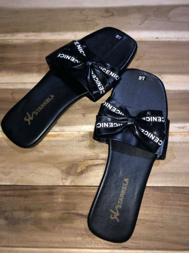 ស្បែកជើងឡៃឡុង មានតែ1sizeដូចក្នុងរូប