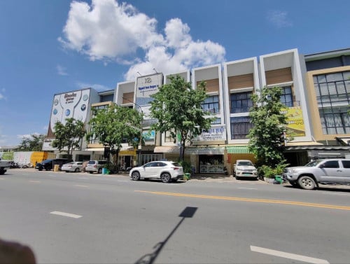 ផ្ទះអាជីវកម្ម2ល្វែងសម្រាប់ជួល | Shophouse For Rent