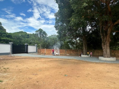 ដីកែបក្នុងក្រុងកែប​ ចំងាយ300m ពីសមុទ្រ​ ក្បែរភ្នំ​ ទេសភាពស្អាតខ្លាំង​