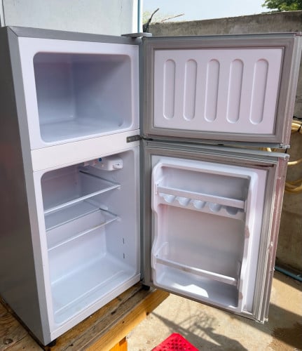 ទូទឹកកកខ្នាតតូច ថ្មី 80% តម្លៃអាចចចារបាន