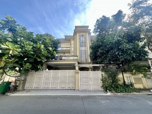 វីឡាking ( កែង ) សម្រាប់ជួលនៅ Orkide 2004