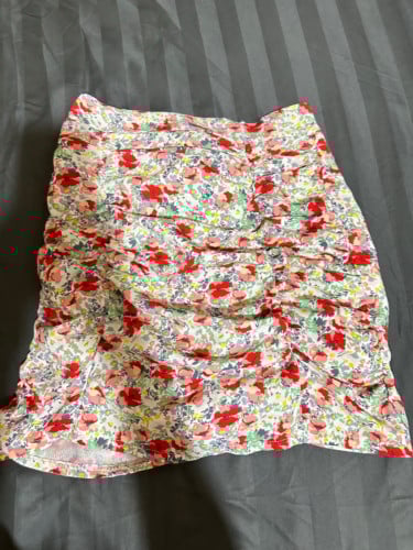 សំពត់ខ្លី ទំហំ S