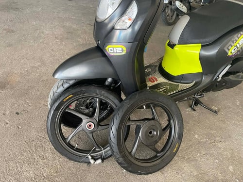 លក់កាំប្រាំម៉ូតូScoopy នៅថ្មី90%
