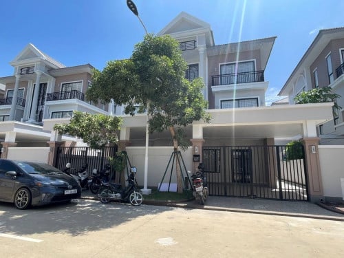 វីឡាភ្លោះ(Twin A Villa)មួយគូរសម្រាប់លក់