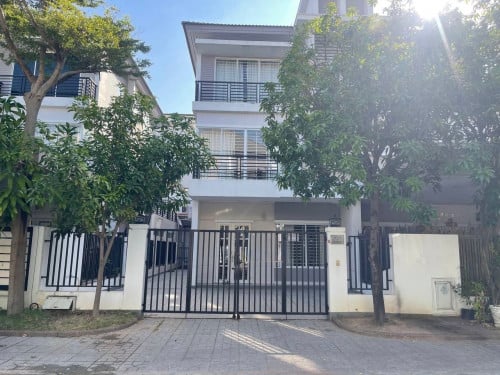 វីឡាភ្លោះ សម្រាប់ជួល | Twin villa For Rent