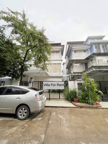 🏡💌 [$800] វីឡាភ្លោះសម្រាប់ជួល | Twin Villa Borey Peng Hout Street 598 for Rent