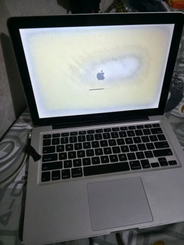 Apple mac book pro 2013