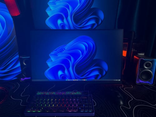 ASUS TUF GAMING 27inch នៅថ្មី99% មានប្រអប់នឹងមាន Warrenty 3ឆ្នាំ