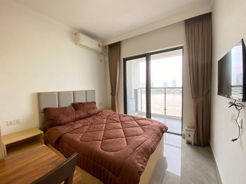 Condo for rent, riverside location near Wat Phnom (Yuetai) 290$