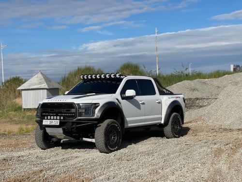 Ford F-150 2018 លេងគ្រឿងពីស្រុកក្រៅ