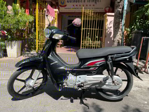 Honda Drem110cc 2012 មានពន្ធកាតគ្រីស្លាកលេខ