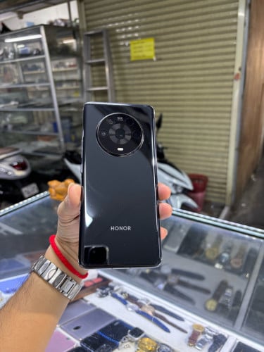 Honor magic4 256G Ram8 sim2 CH ម៉ាសុីនសានុំស្រុីន